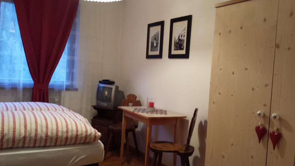 Casa Monteggia Toblach Zimmer foto