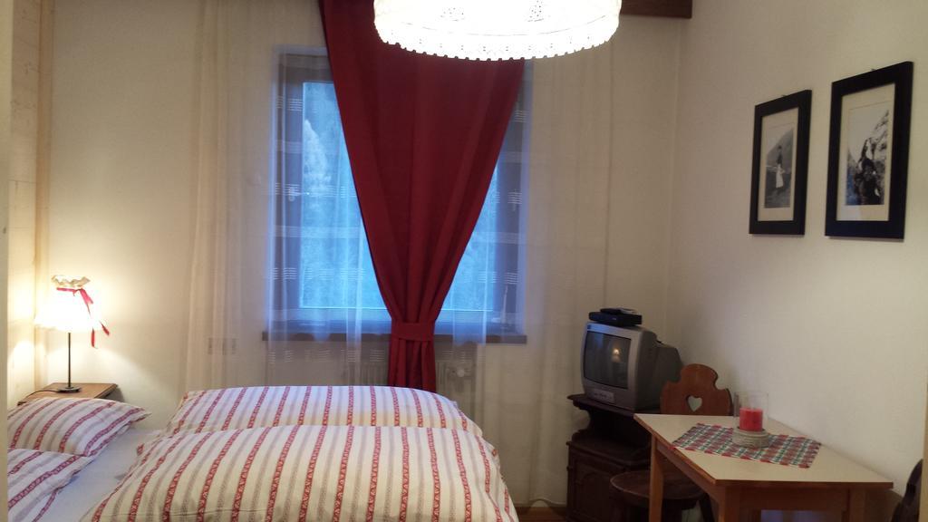 Casa Monteggia Toblach Zimmer foto