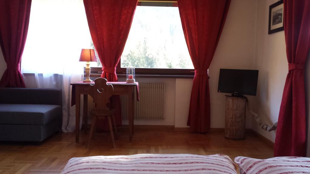 Casa Monteggia Toblach Zimmer foto